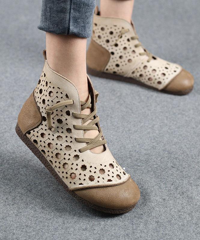 ブラウンの本革アンクルブーツ