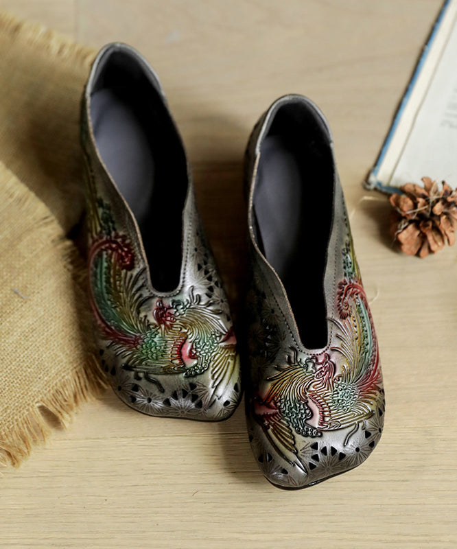 グレーのフラットフットシューズ 牛革 シンプルなエンボス加工 くり抜きフラットフットシューズ