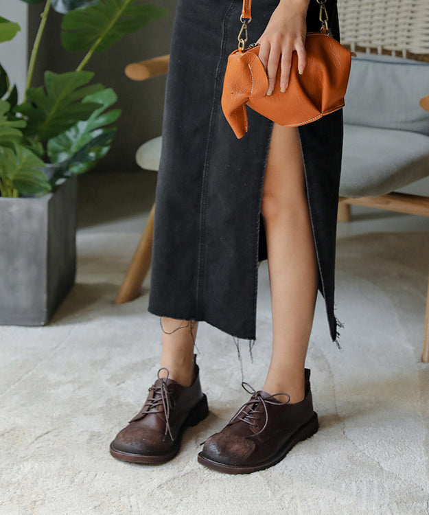 レトロなスプライシングフラットシューズ（レディース） レースアップ チョコレート 牛革 フラットシューズ