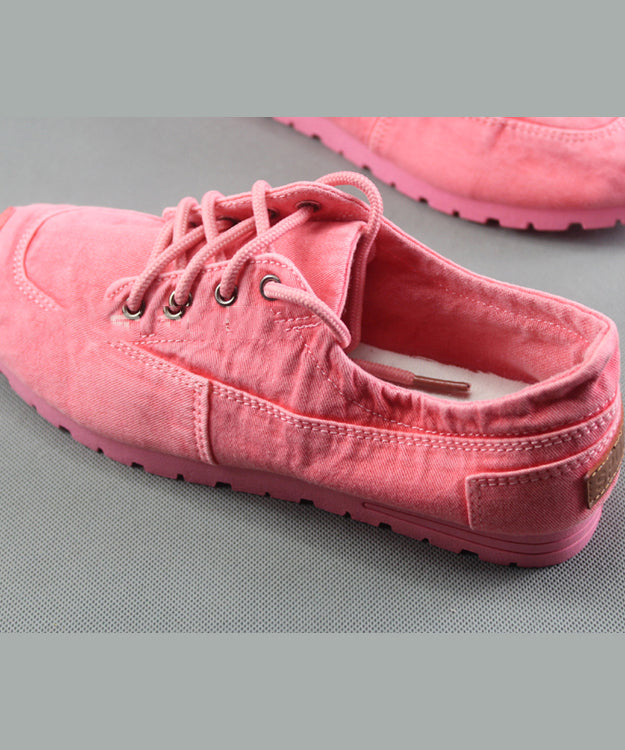 シンプルなブルーのコットン生地を使用した女性用フラットシューズ（クロスストラップ）